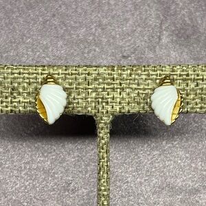 Vintage Avon Gold Tone and White Shell clip on Earrings